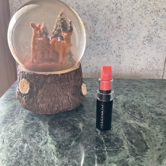 Moodmatcher Lipstick in Pink (COPY)   (FINAL MARKDOWN) - Picture 5 of 6